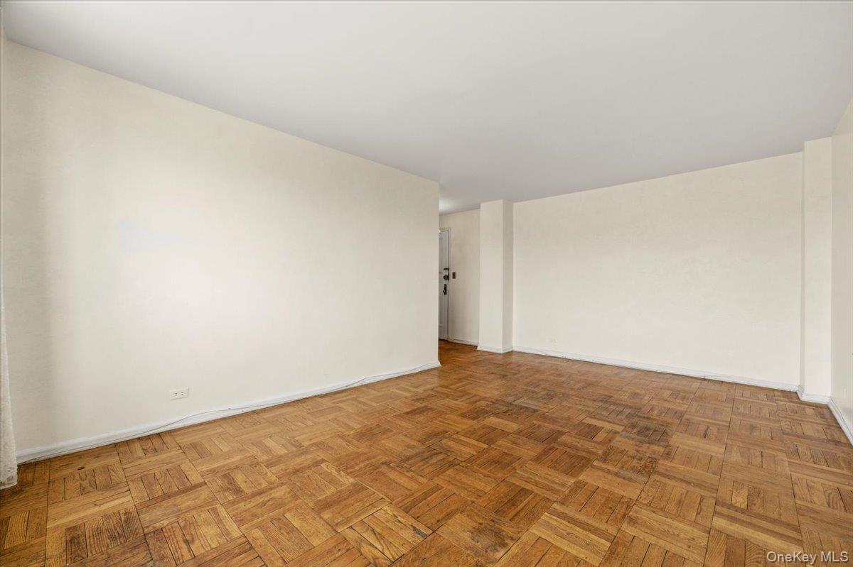 80 Knolls Crescent, Unit 6B photo 3