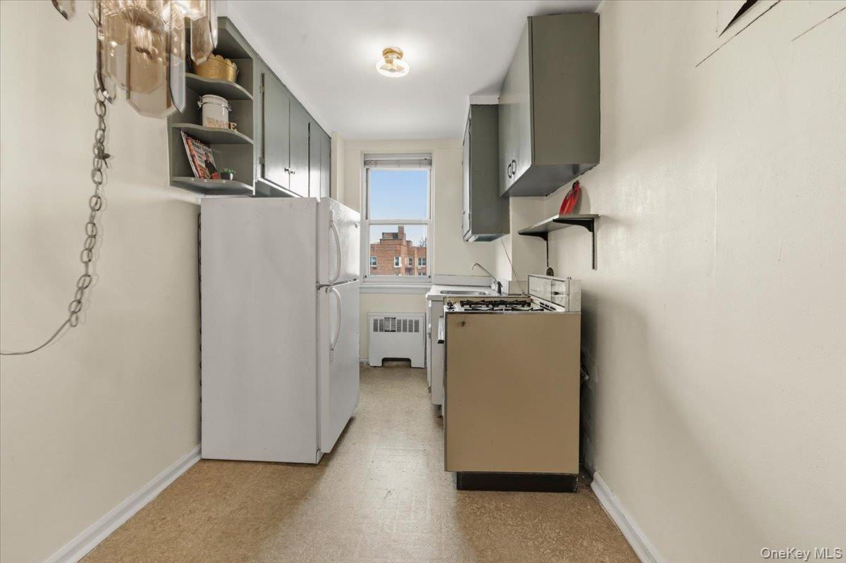 80 Knolls Crescent, Unit 6B photo 5