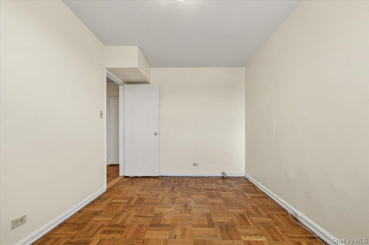 80 Knolls Crescent, Unit 6B photo 7