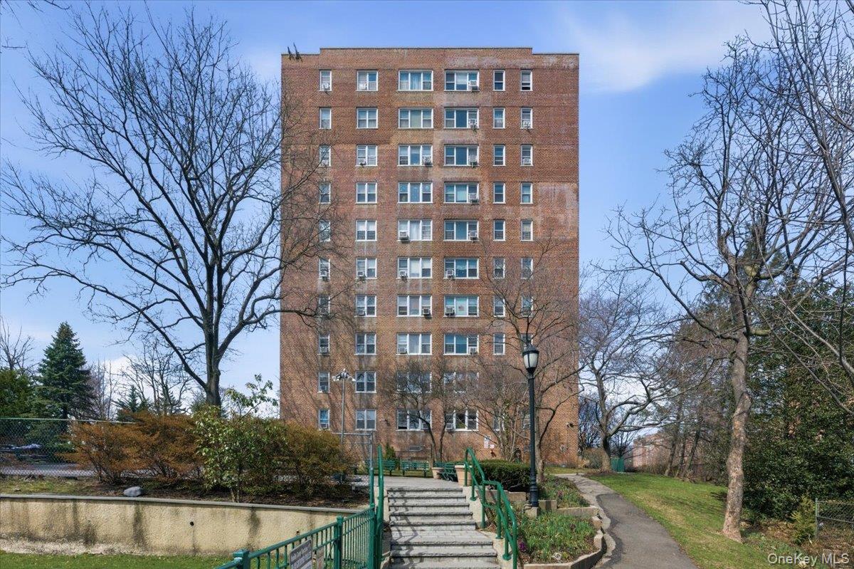 80 Knolls Crescent, Unit 6B