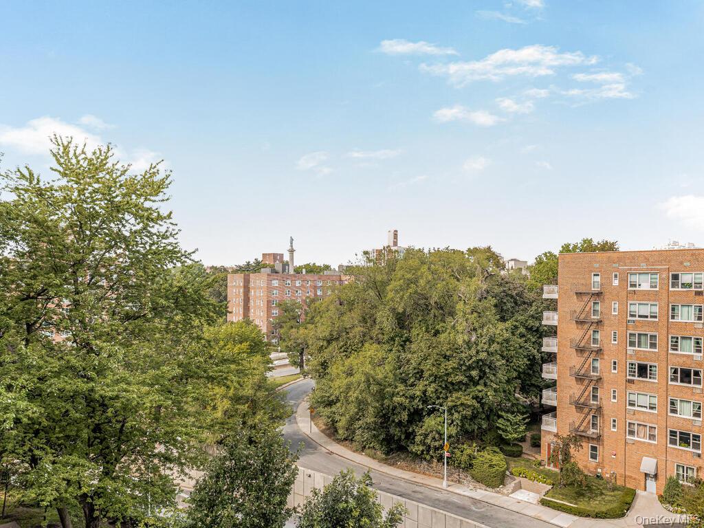 80 Knolls Crescent, Unit 6B photo 20