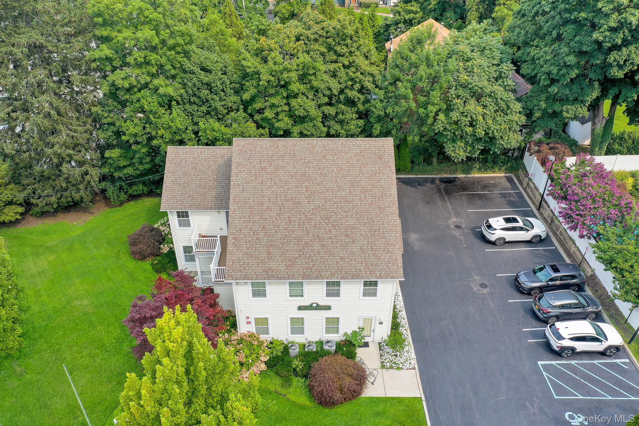 907 Main Street – For Rent photo 15