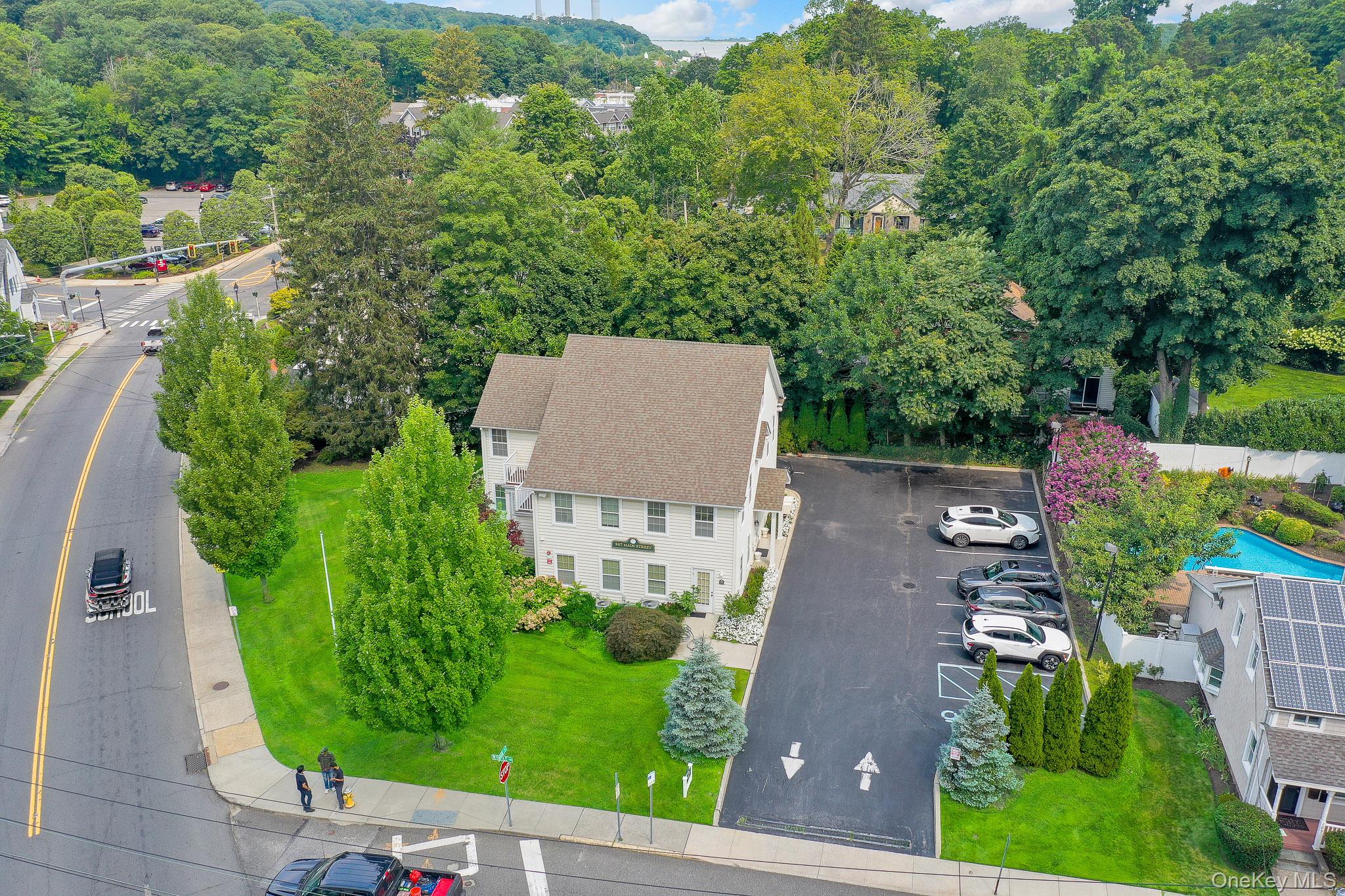 907 Main Street – For Rent photo 14
