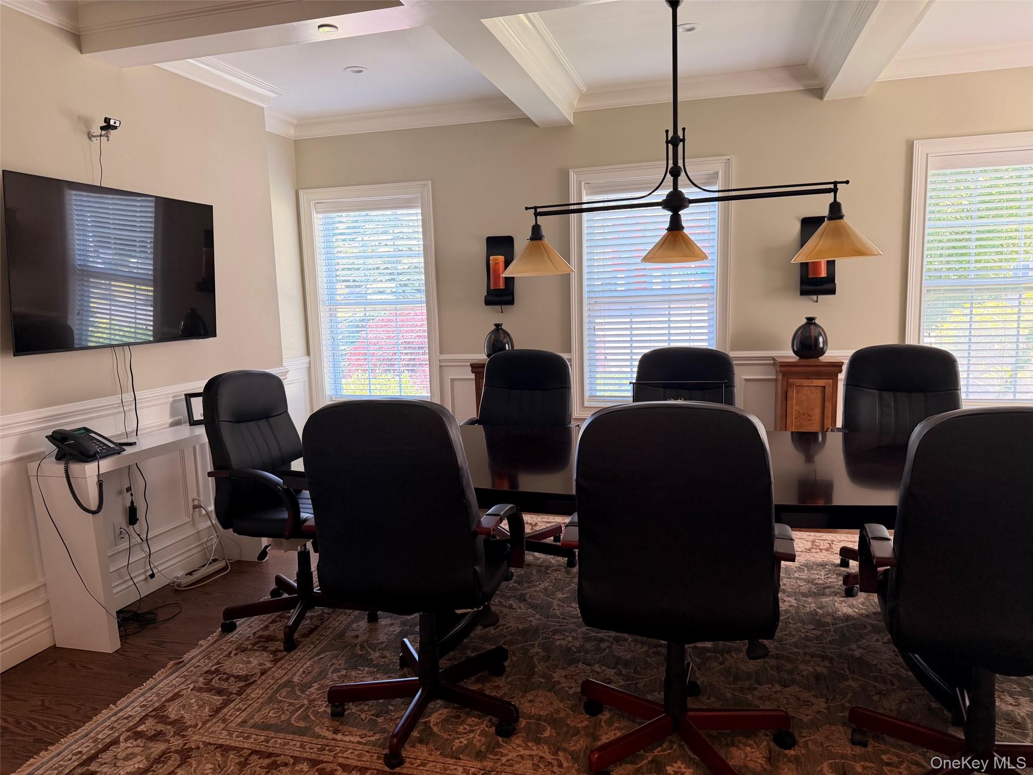 907 Main Street – For Rent photo 6