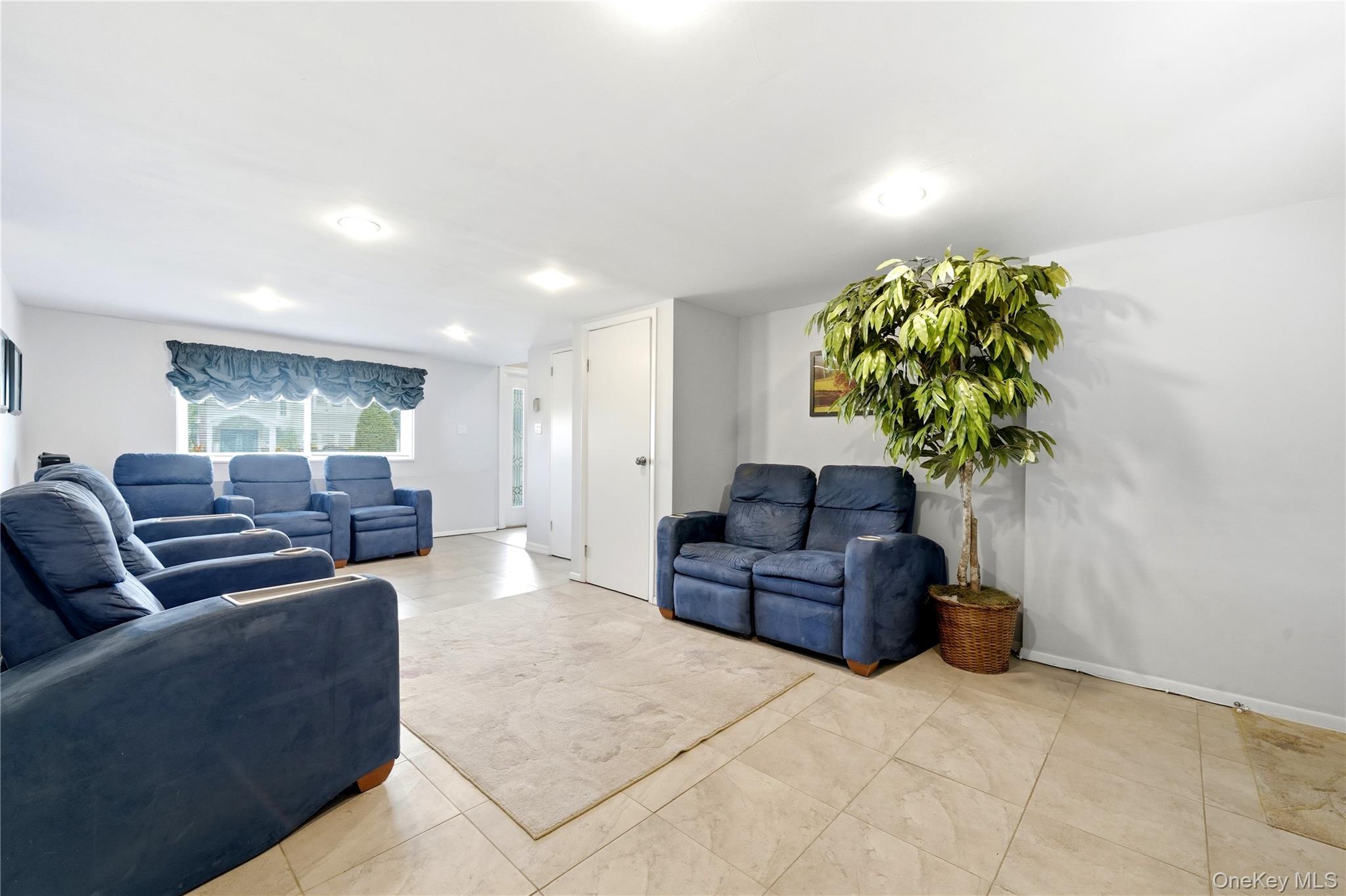 245 Seaford Avenue – For Sale photo 22