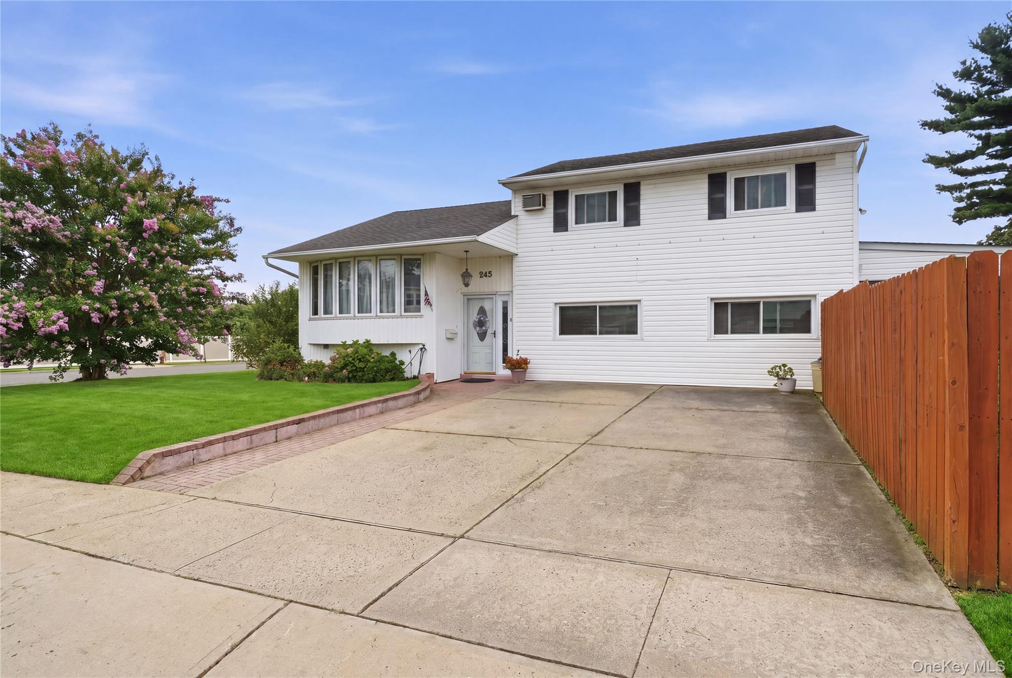 245 Seaford Avenue – For Sale