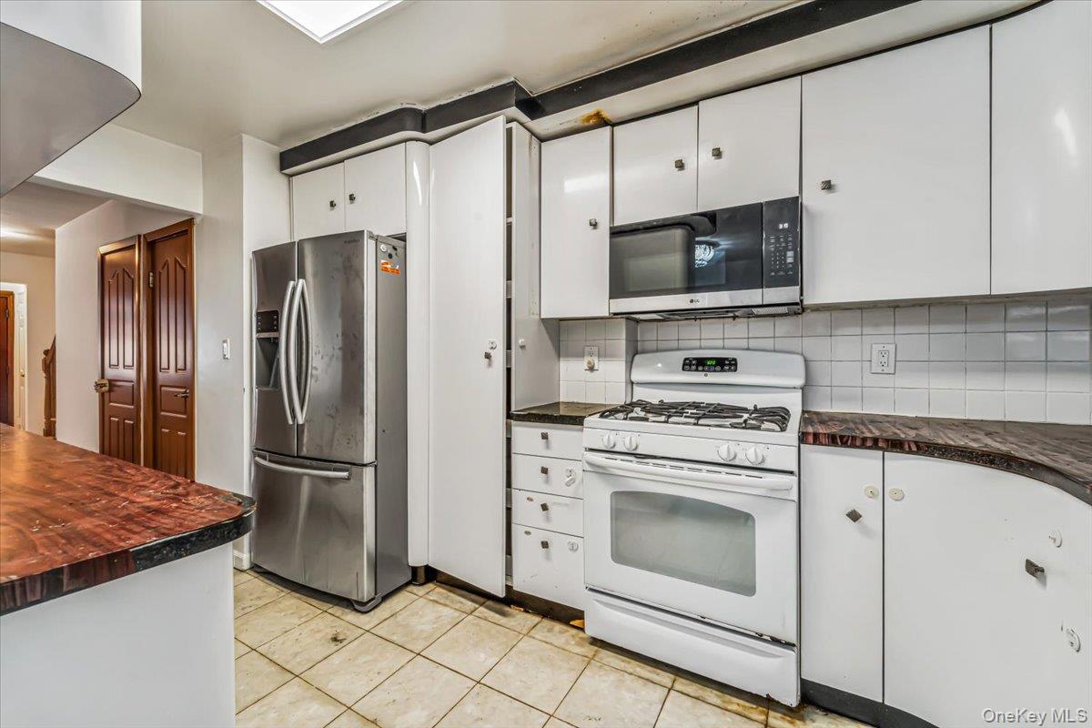 150-06 78th Road – For Rent photo 8