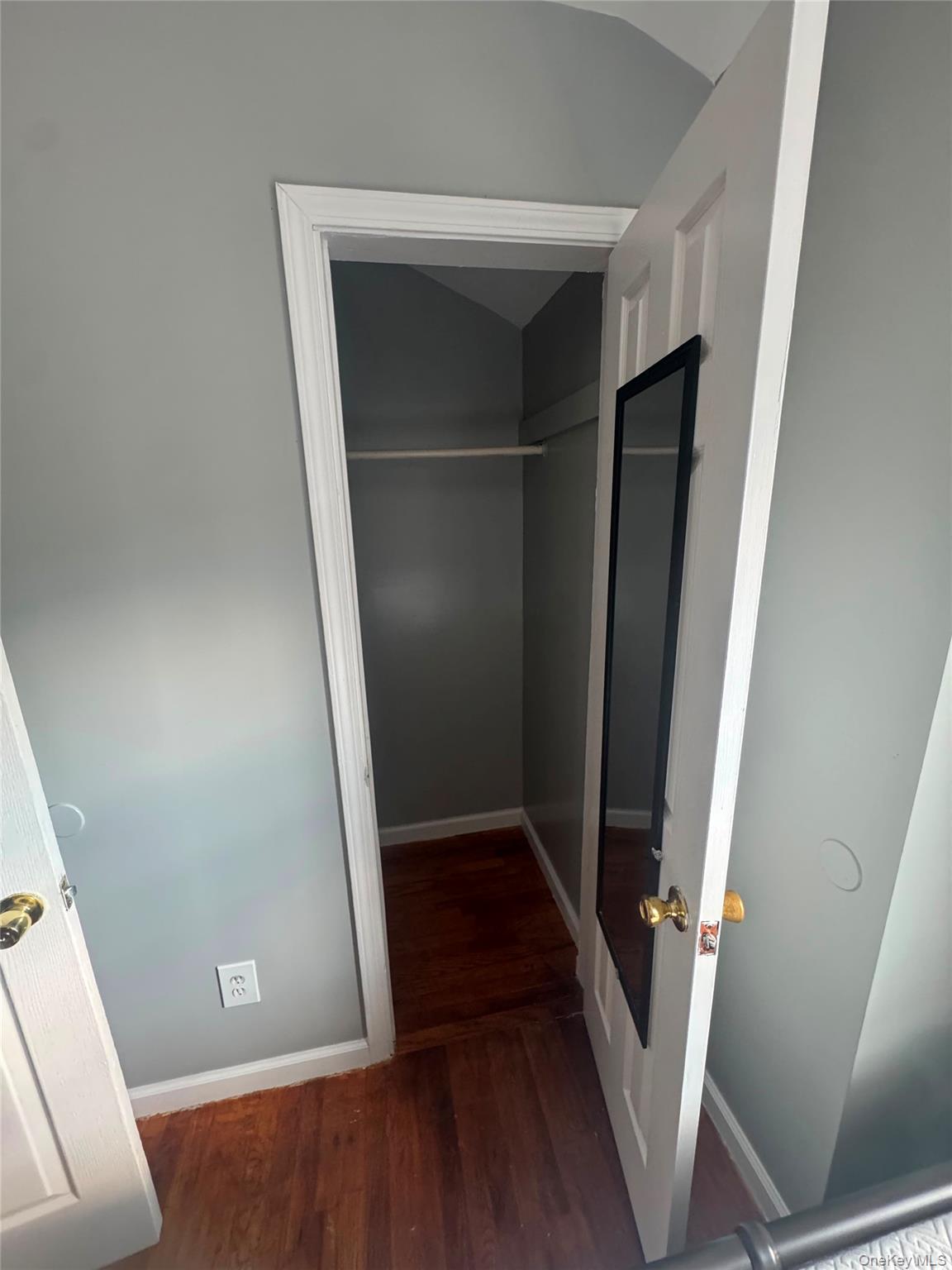 . . Avenue – For Rent photo 2