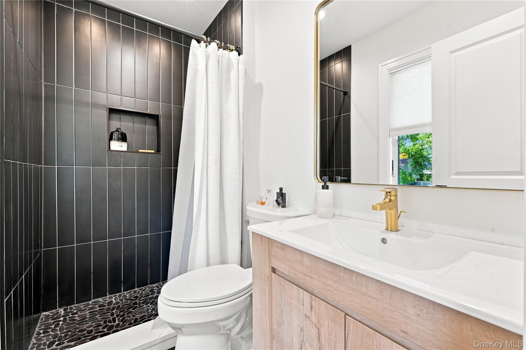 24 Alma Street – For Sale photo 20