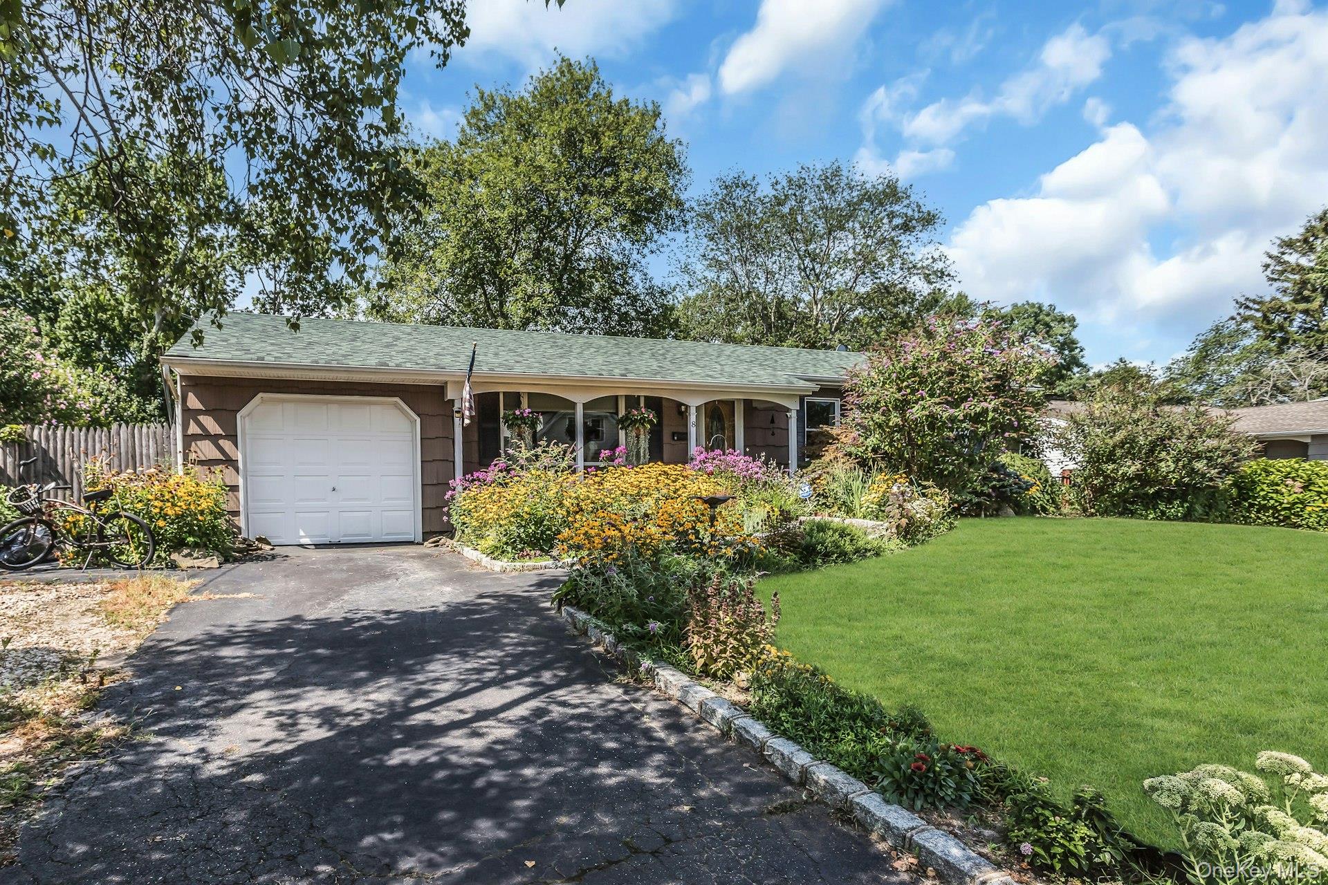 8 Baymens Court – For Sale