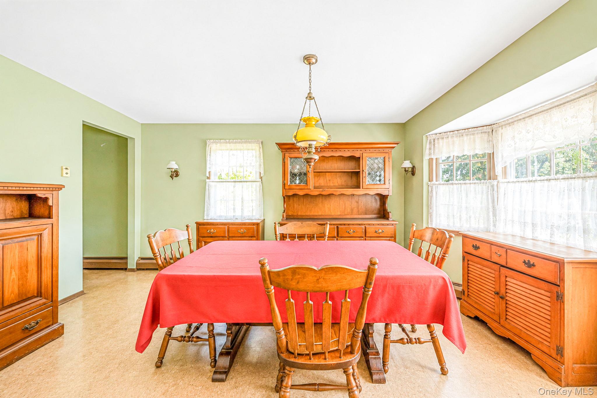 27 Old Farm Road – For Sale photo 11