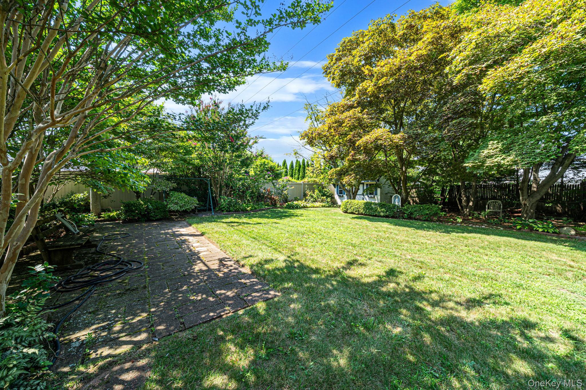 27 Old Farm Road – For Sale photo 3