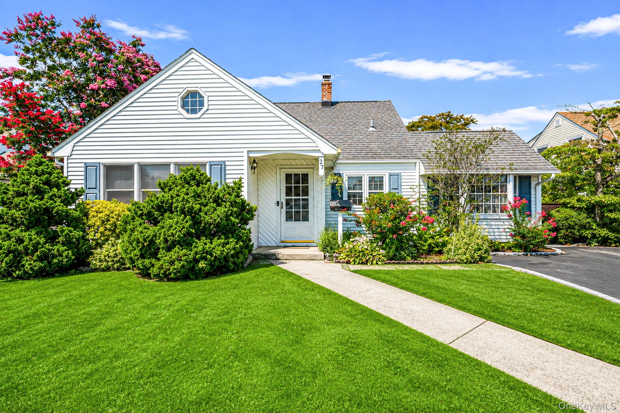 27 Old Farm Road – For Sale