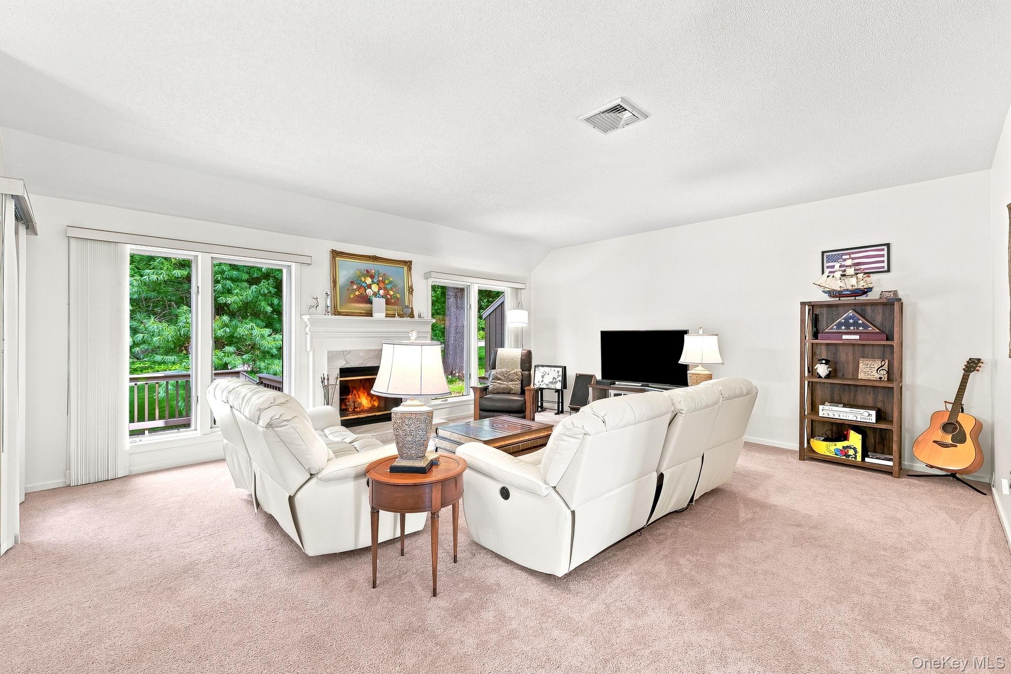 590 Heritage Hills Hills, Unit B photo 4