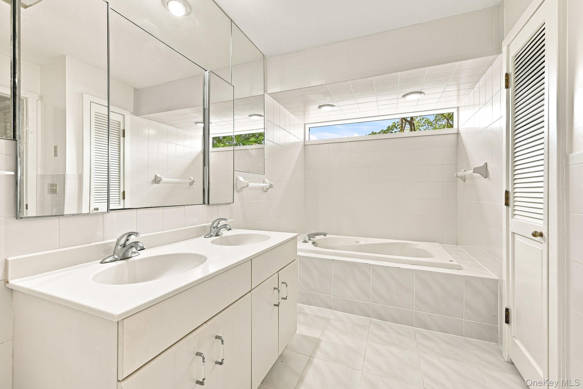 590 Heritage Hills Hills, Unit B photo 14