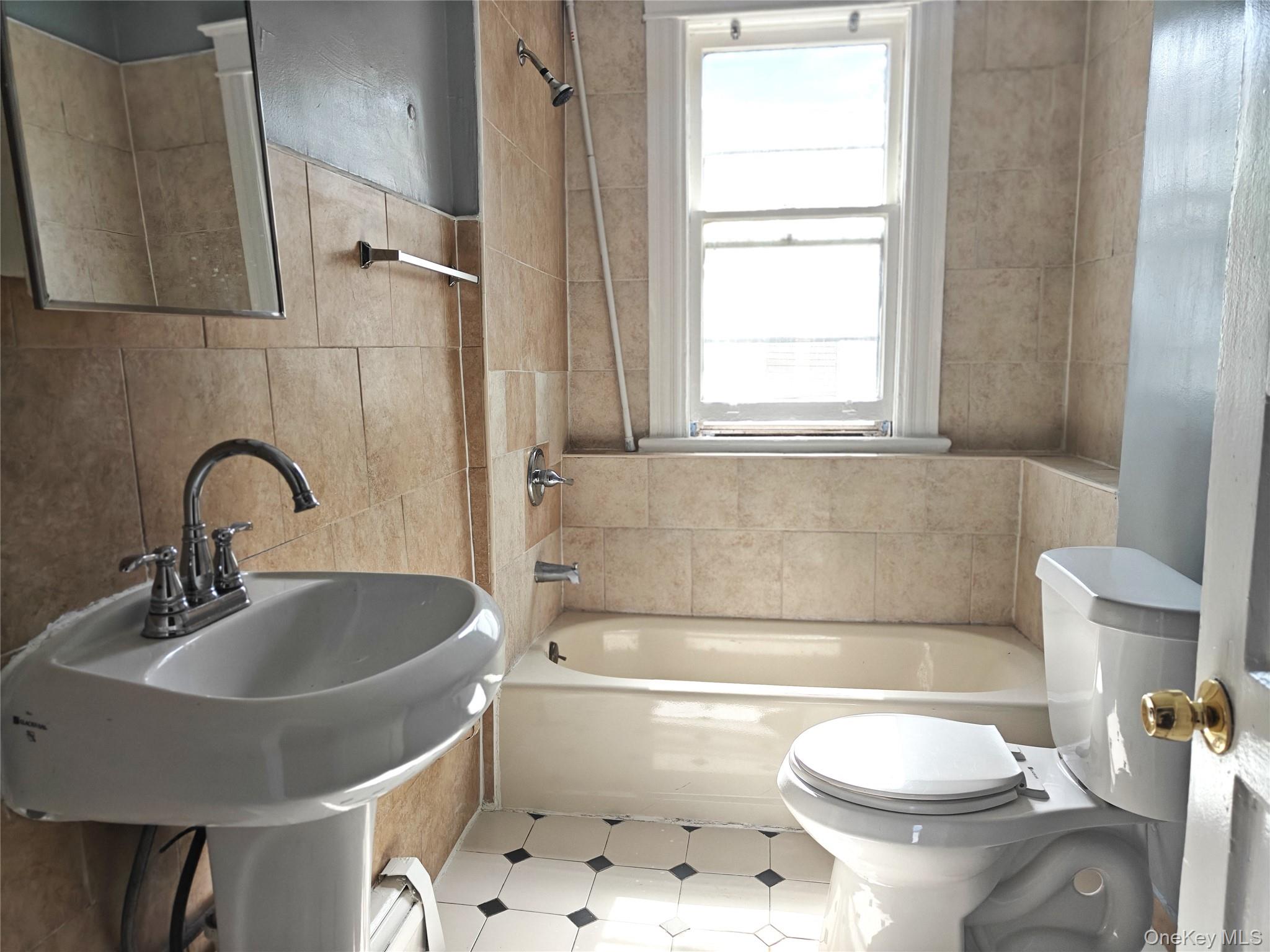 104 Winnikee Avenue, Unit 3 photo 6