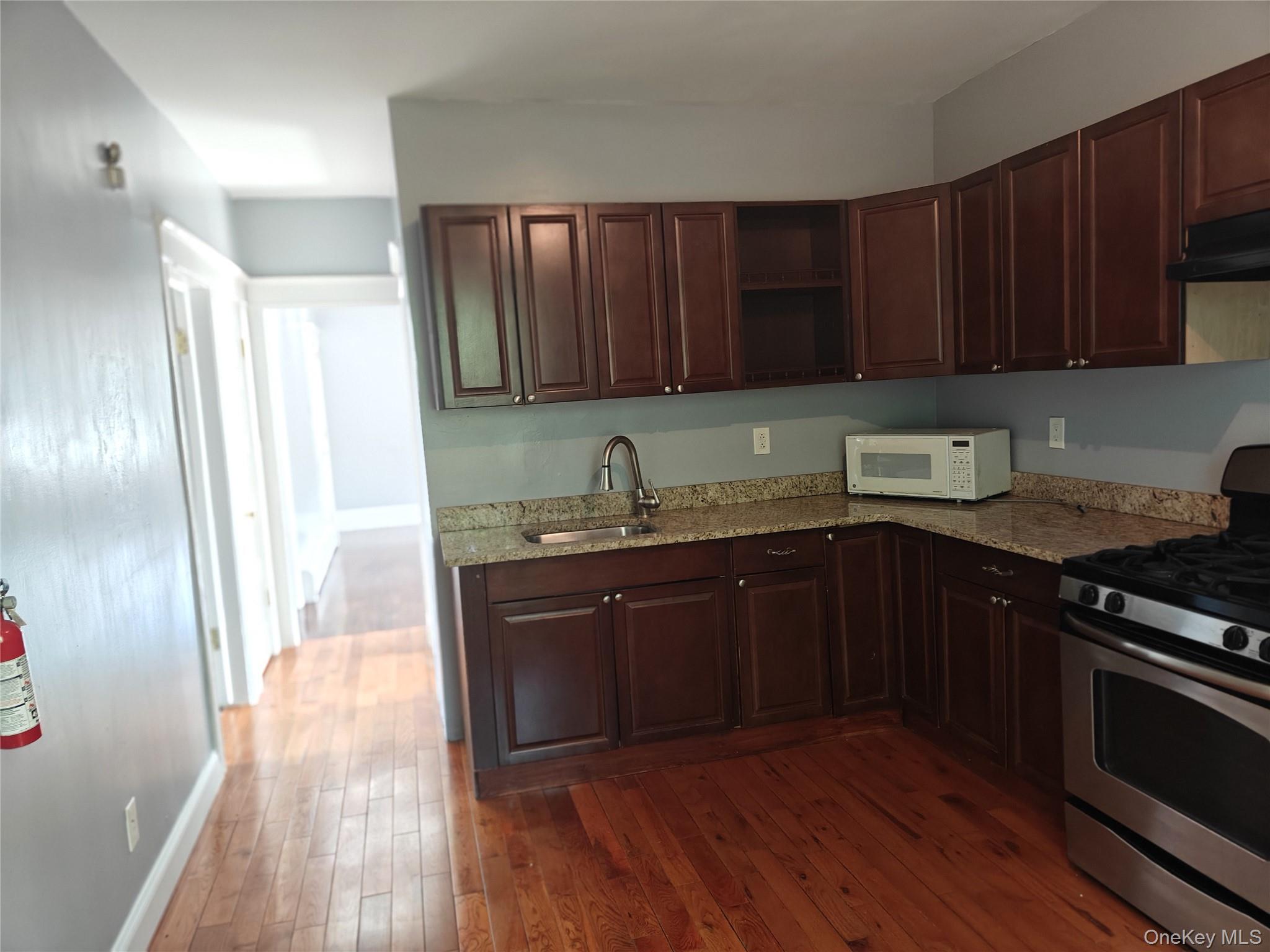 104 Winnikee Avenue, Unit 3 photo 3