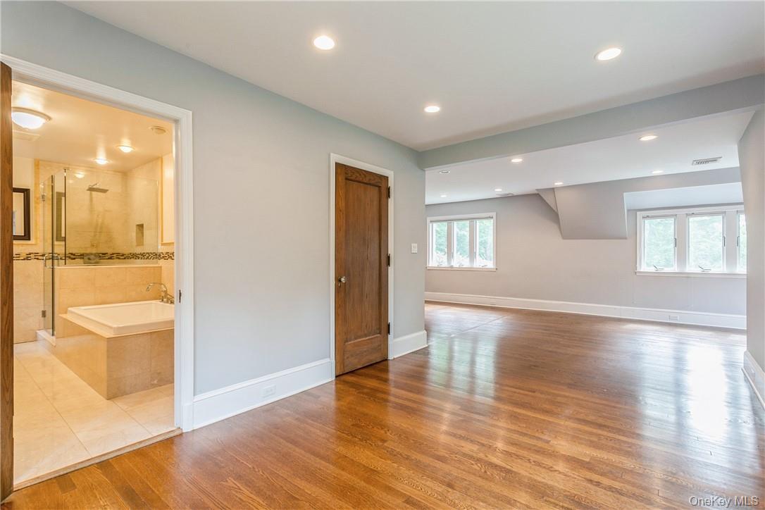 7 Cotswold Way – For Rent photo 22