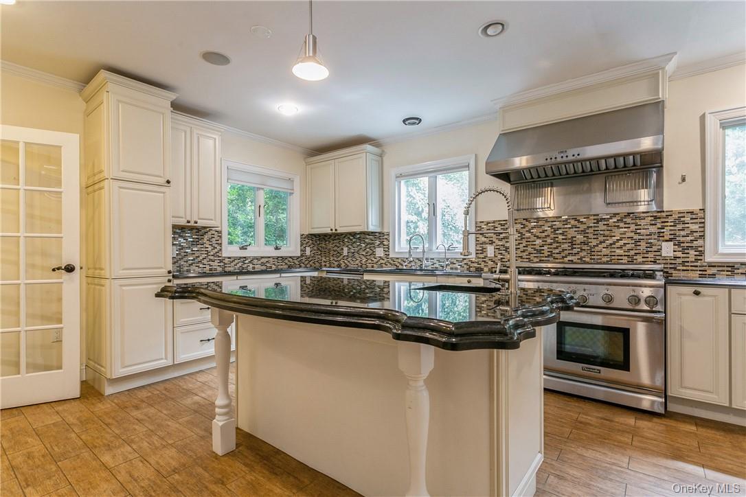 7 Cotswold Way – For Rent photo 12