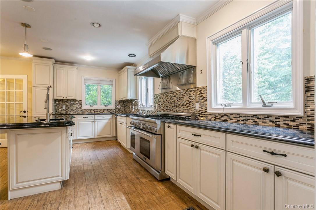 7 Cotswold Way – For Rent photo 14