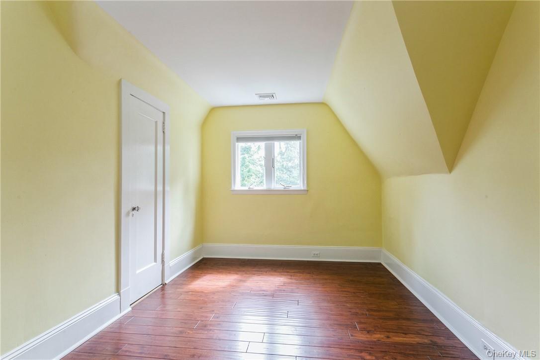 7 Cotswold Way – For Rent photo 26