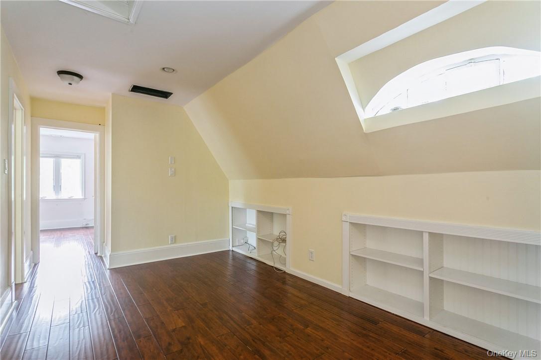 7 Cotswold Way – For Rent photo 28