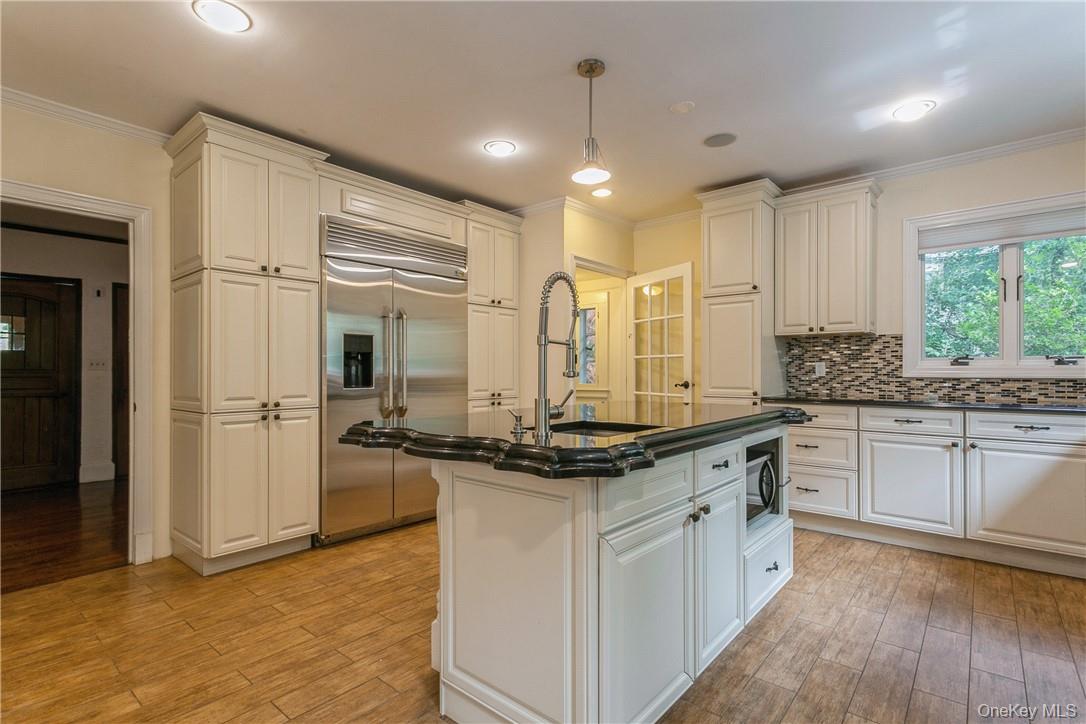 7 Cotswold Way – For Rent photo 13