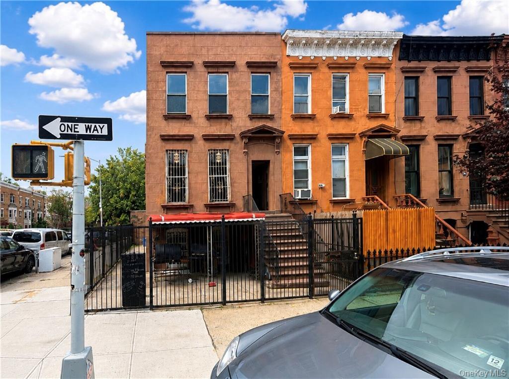 104 Albany Avenue – For Sale