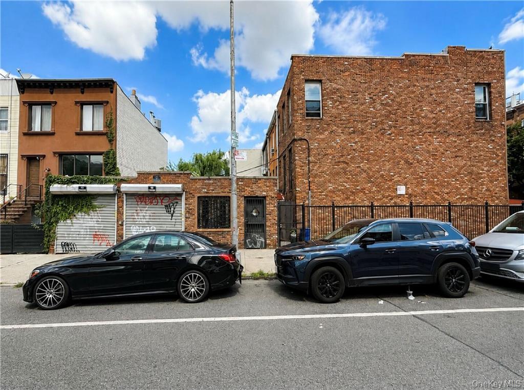 104 Albany Avenue – For Sale photo 2