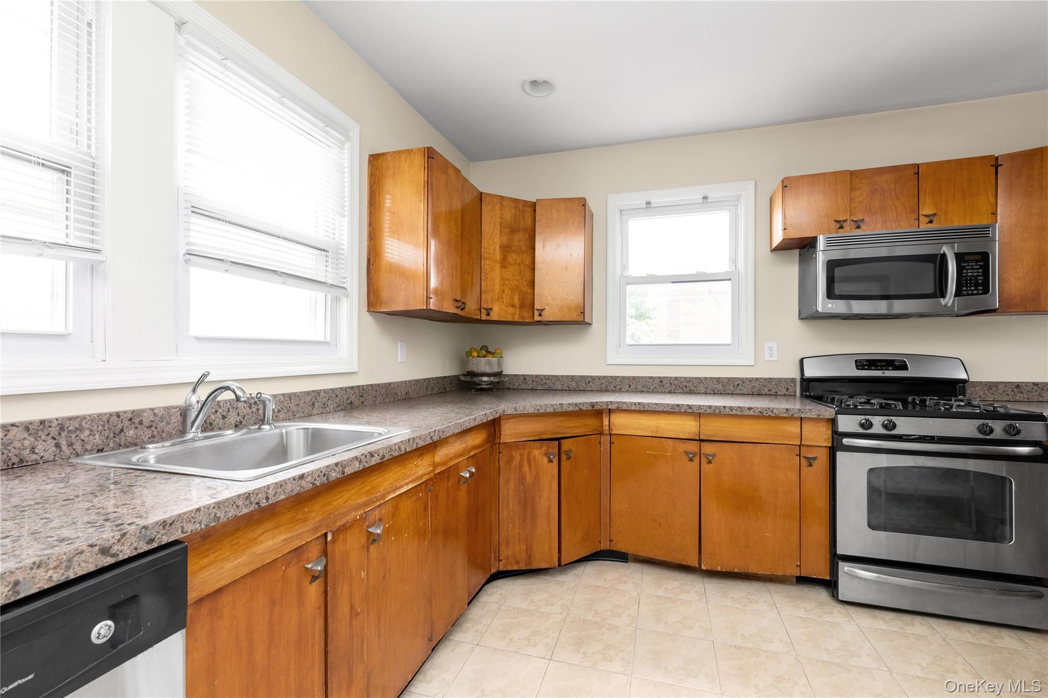 73 Liberty Avenue – For Sale photo 3