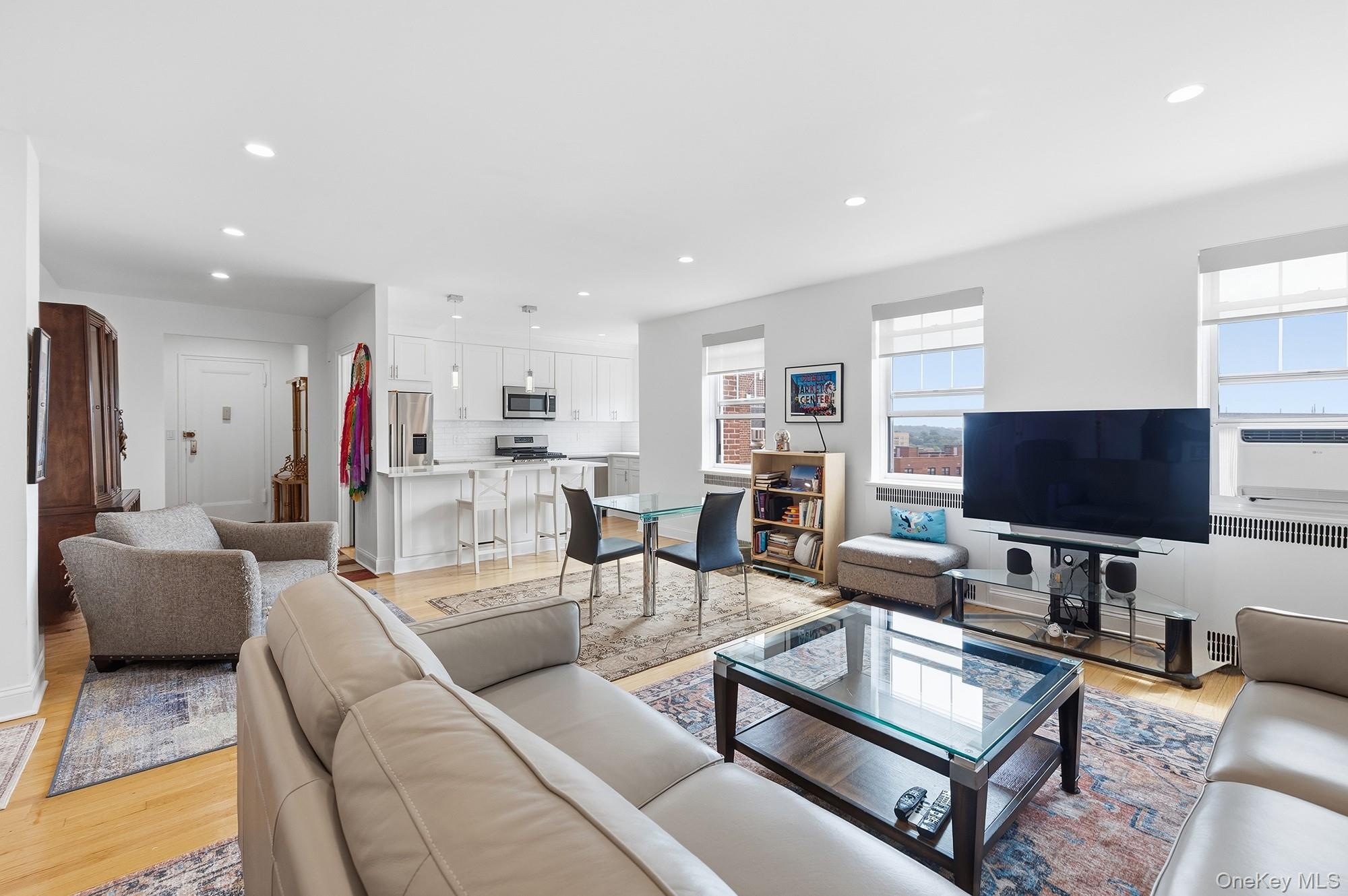50 North Broadway, Unit 6H photo 8
