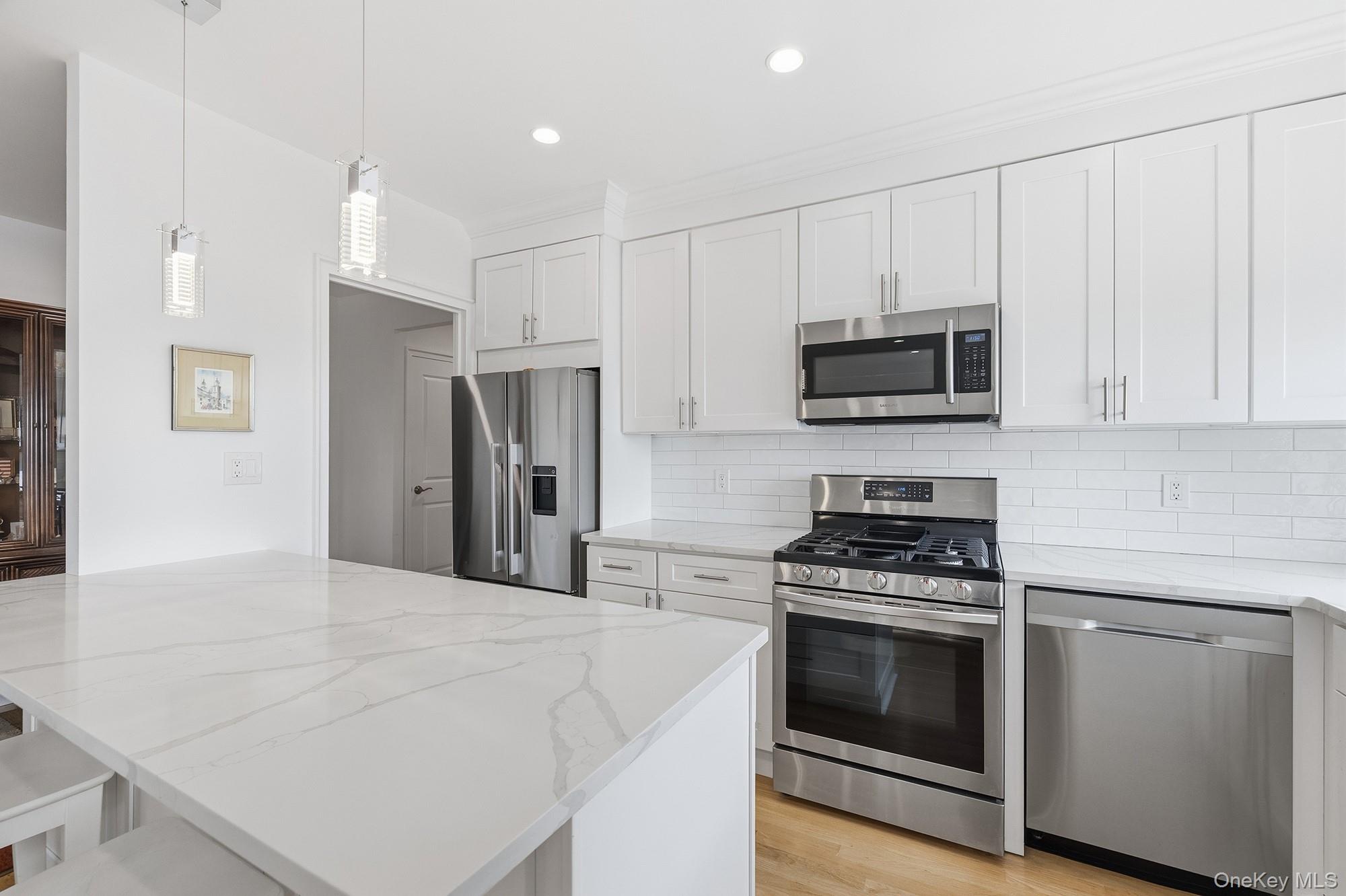 50 North Broadway, Unit 6H photo 14