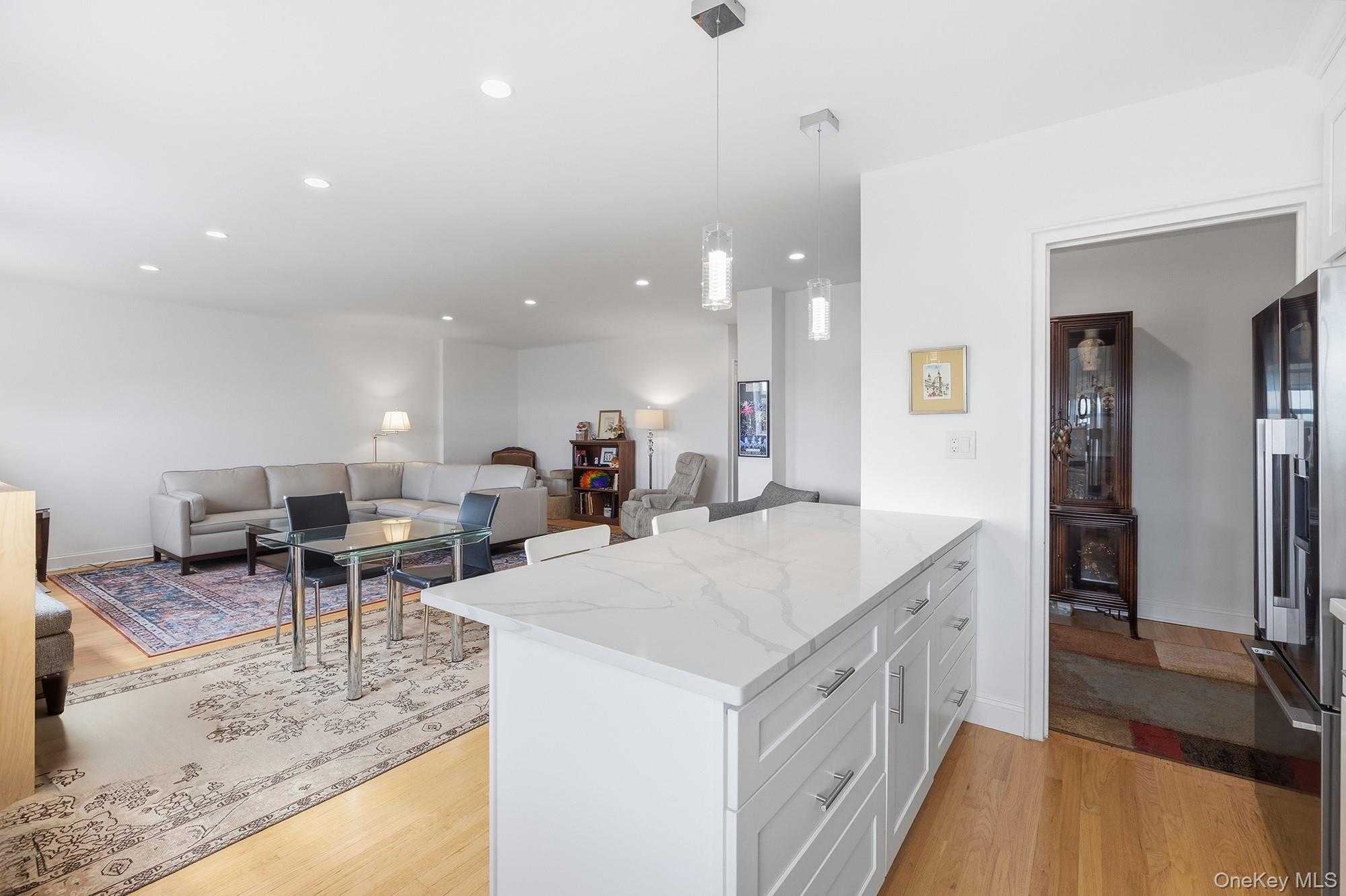 50 North Broadway, Unit 6H photo 13