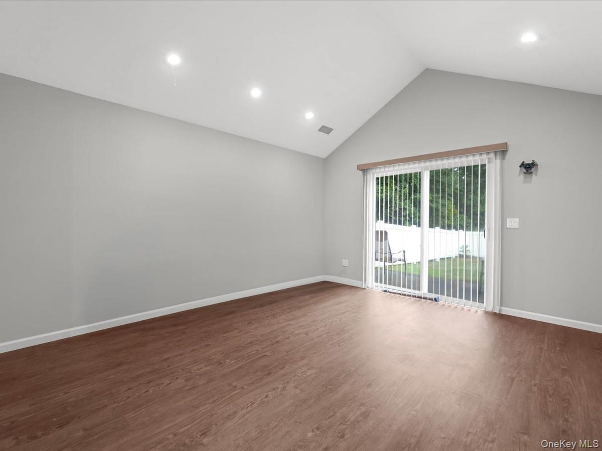 112 Dari Drive – For Sale photo 6