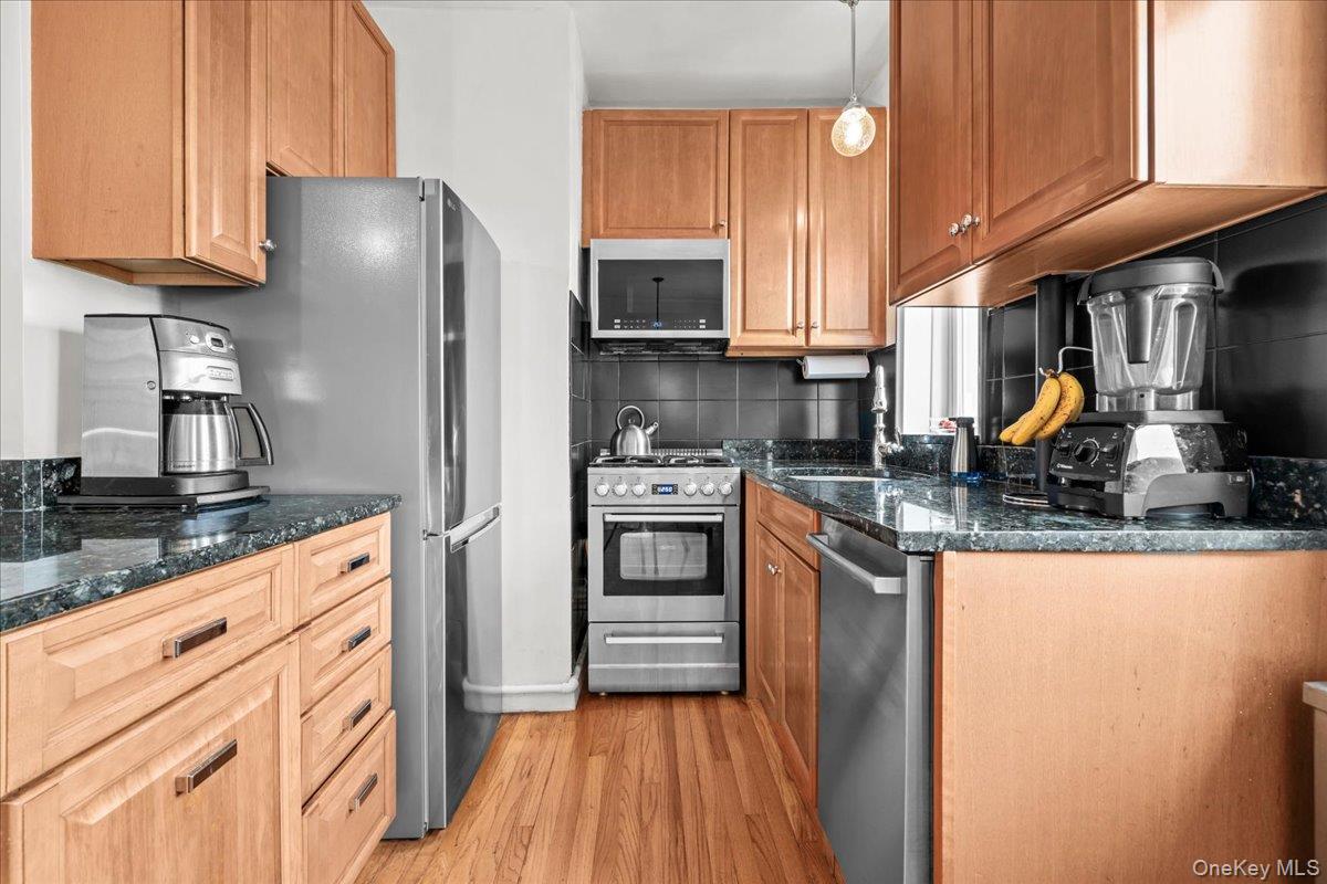 3810 Greystone Avenue, Unit 504 photo 11