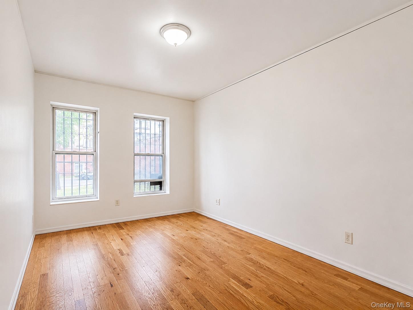 919 Bryant Avenue – For Sale photo 4