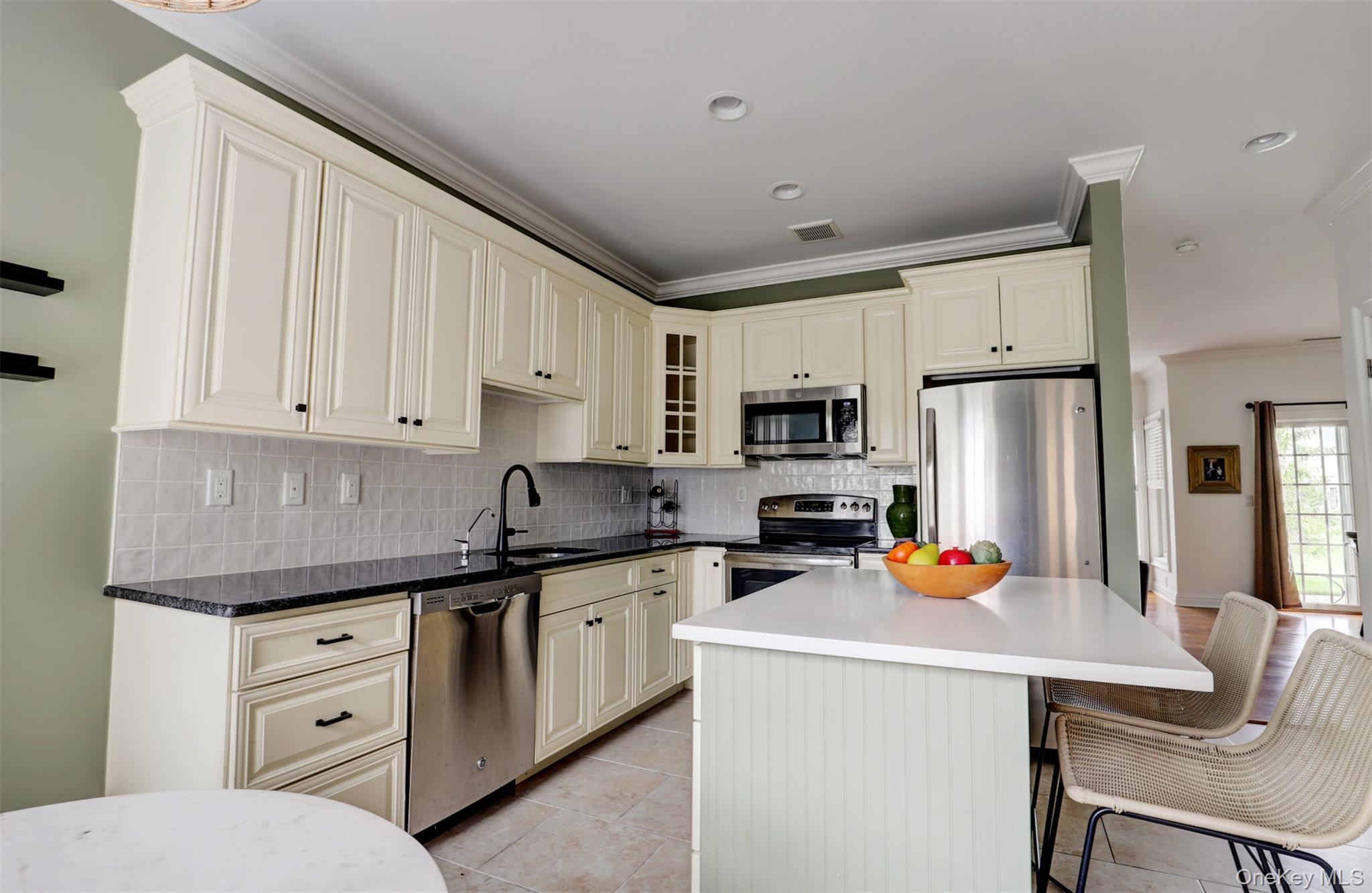 415 Gardenia Drive – For Sale photo 13