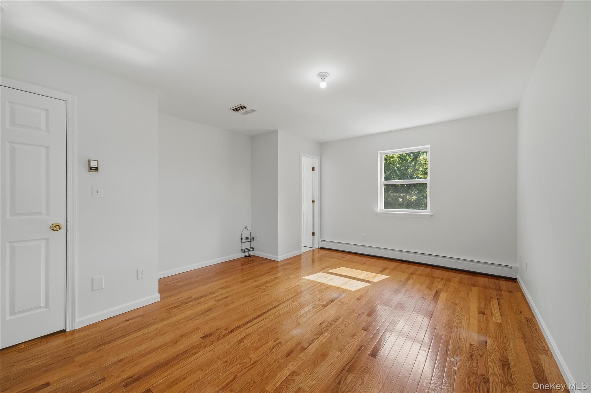 35 Cunningham – For Rent photo 32