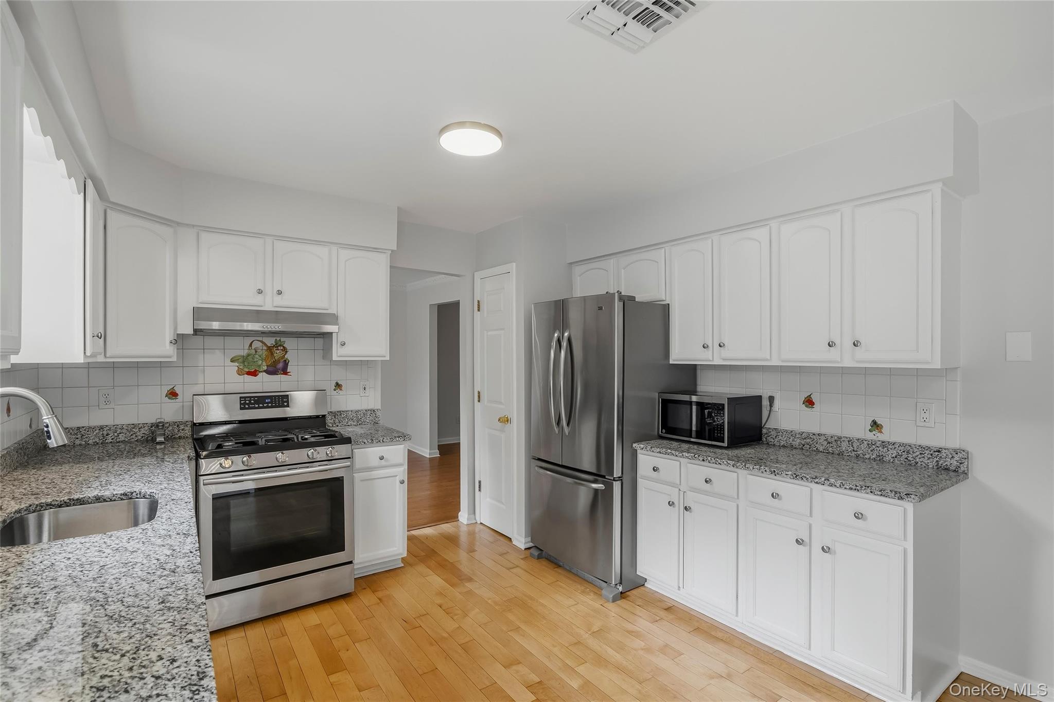 35 Cunningham – For Rent photo 18