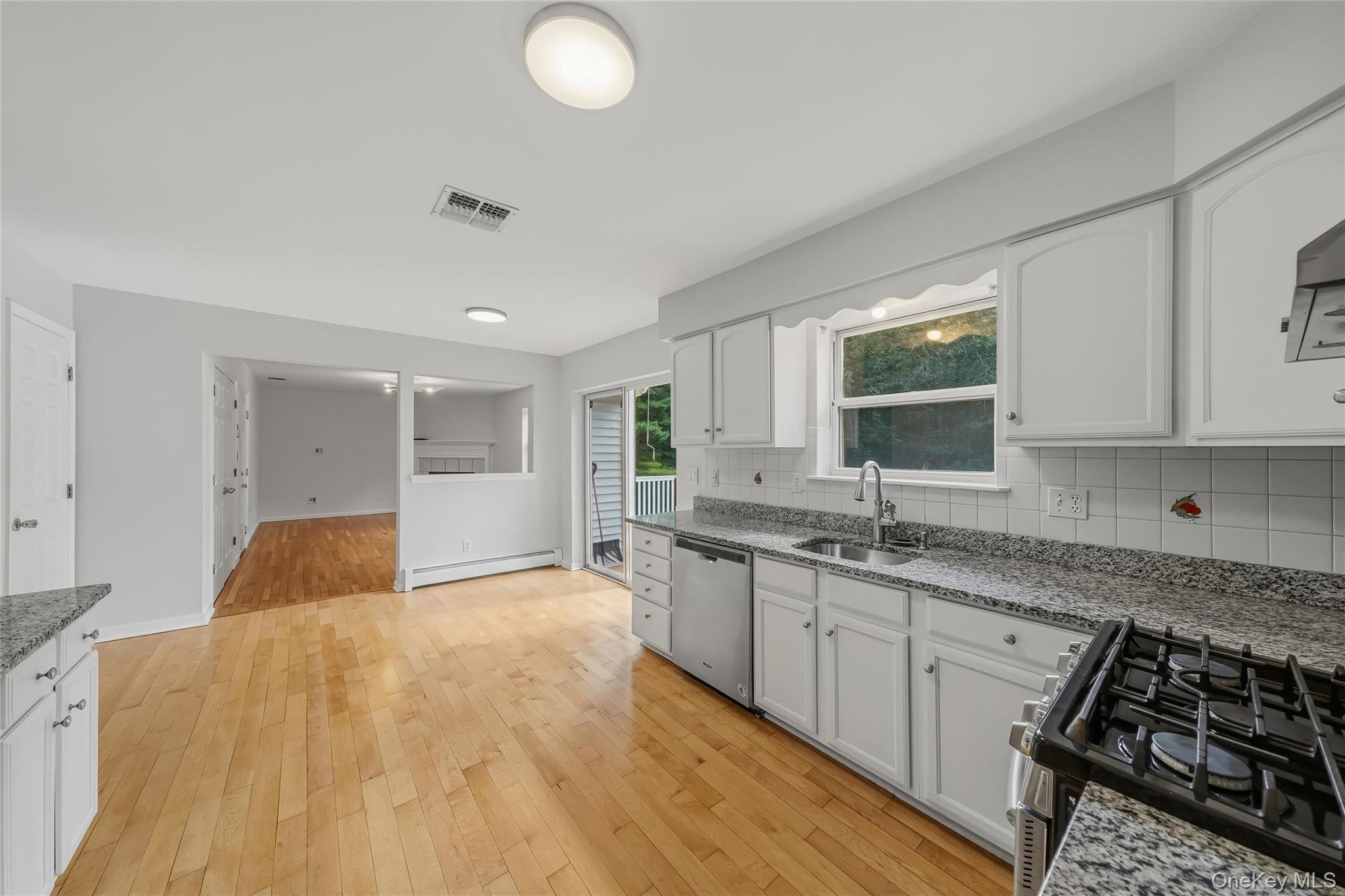 35 Cunningham – For Rent photo 15