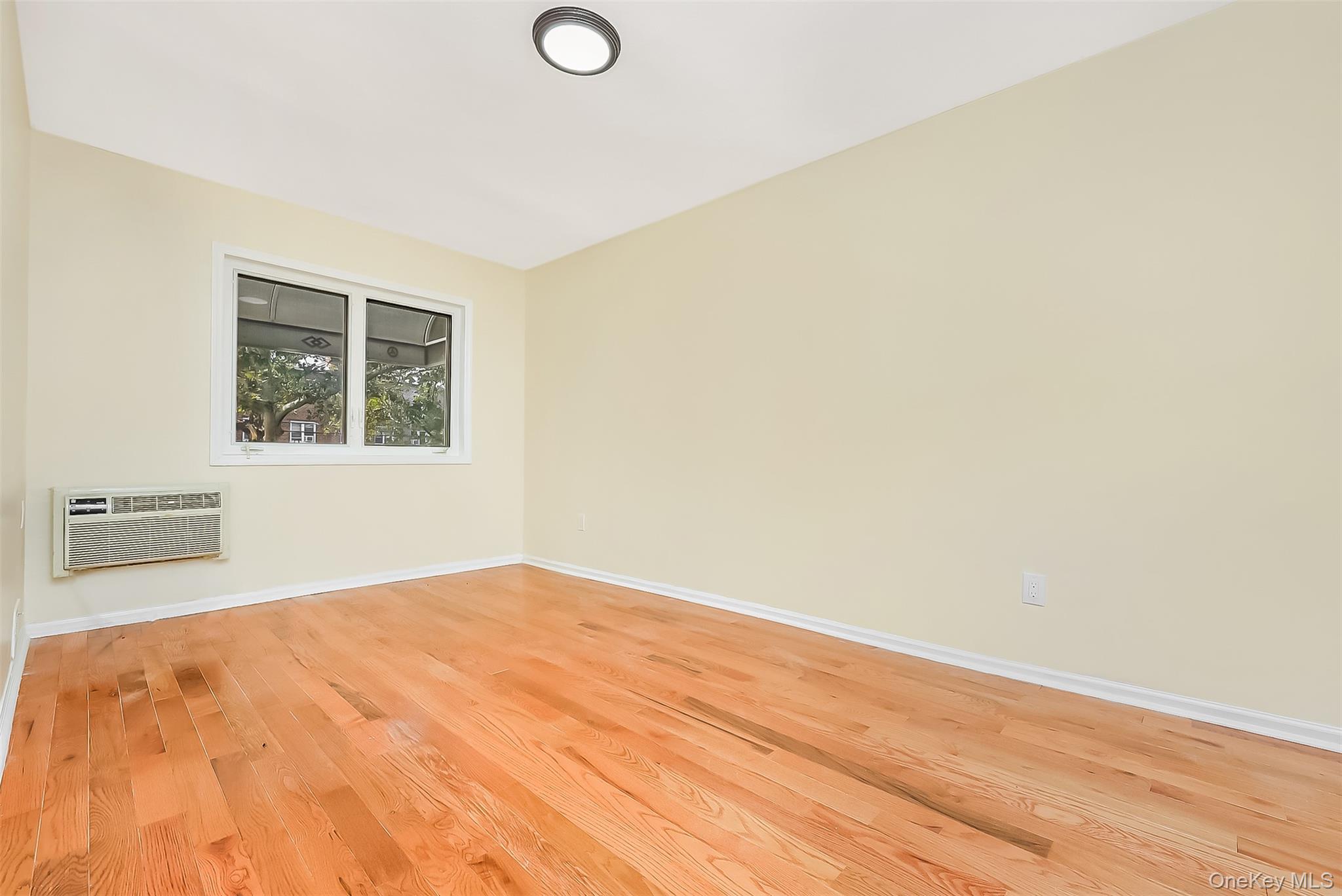 1169 81 Street E – For Sale photo 10