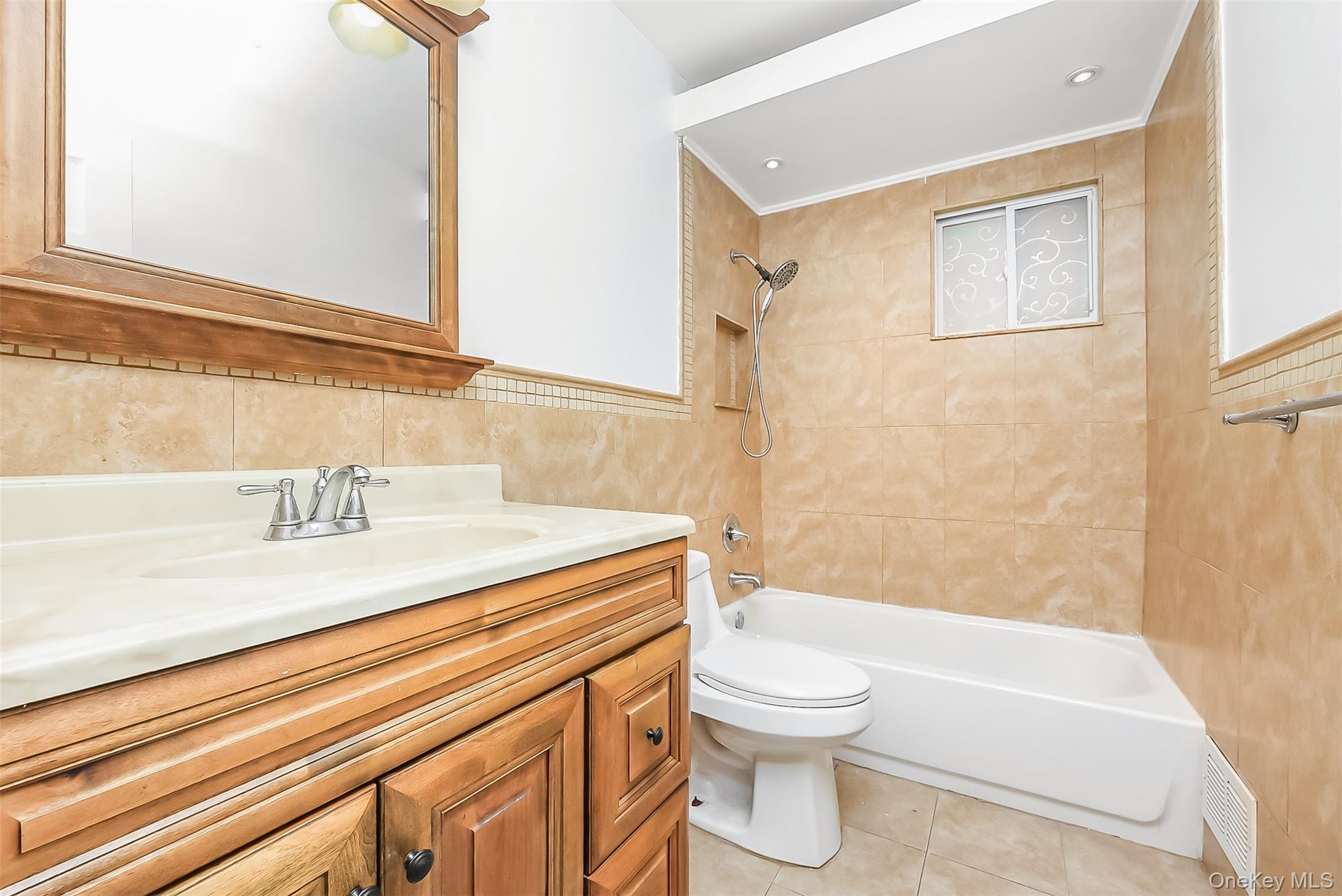1169 81 Street E – For Sale photo 12
