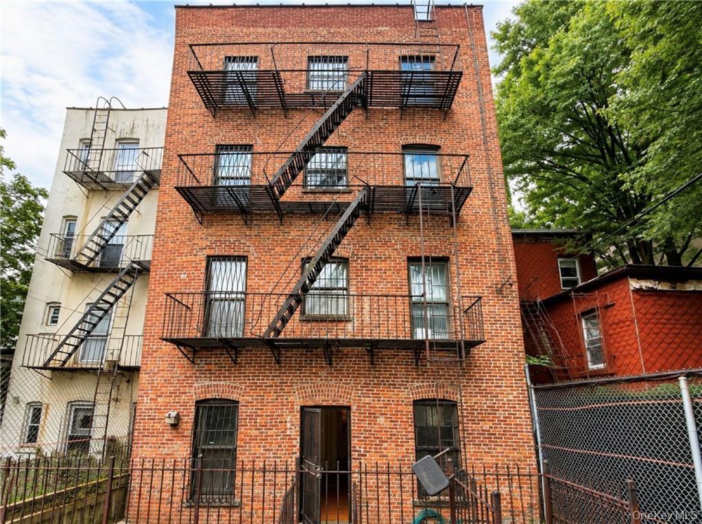 288 Sumpter Street – For Sale photo 2