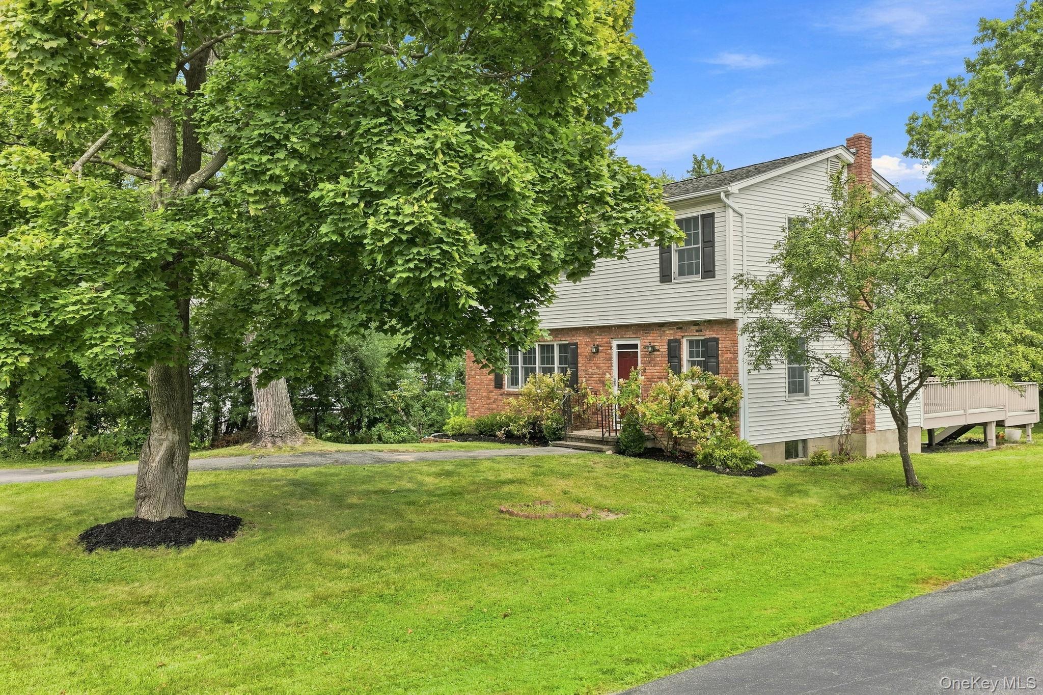 2 Fleetwood Drive – For Sale photo 2