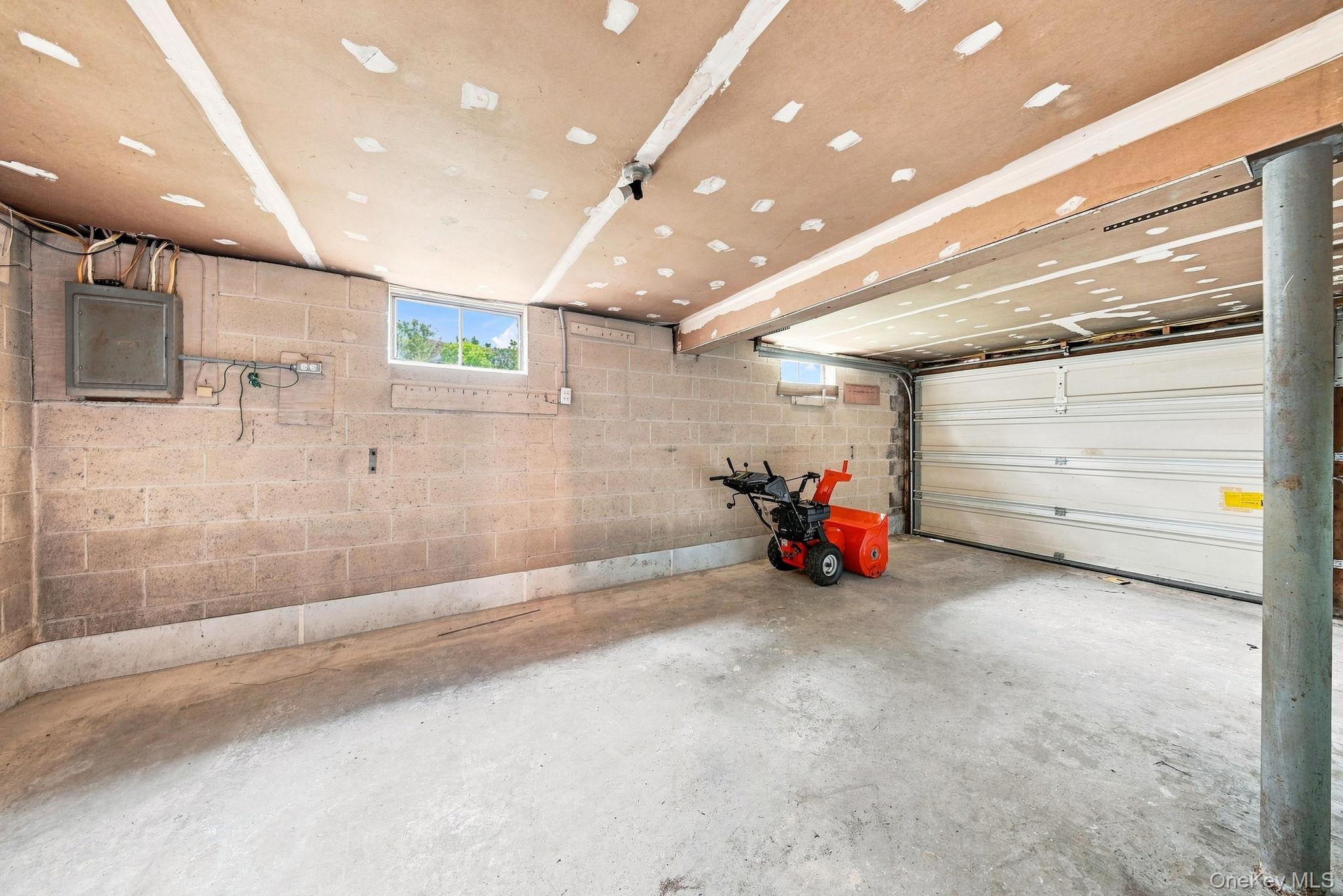 2 Fleetwood Drive – For Sale photo 37