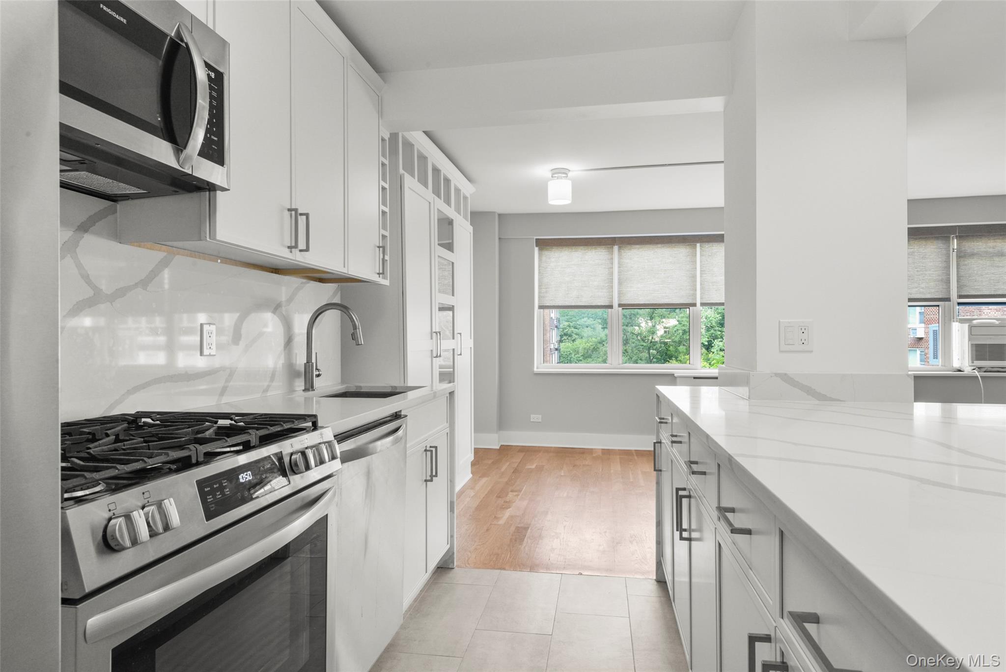 2 Washington Square, Unit 3E photo 10