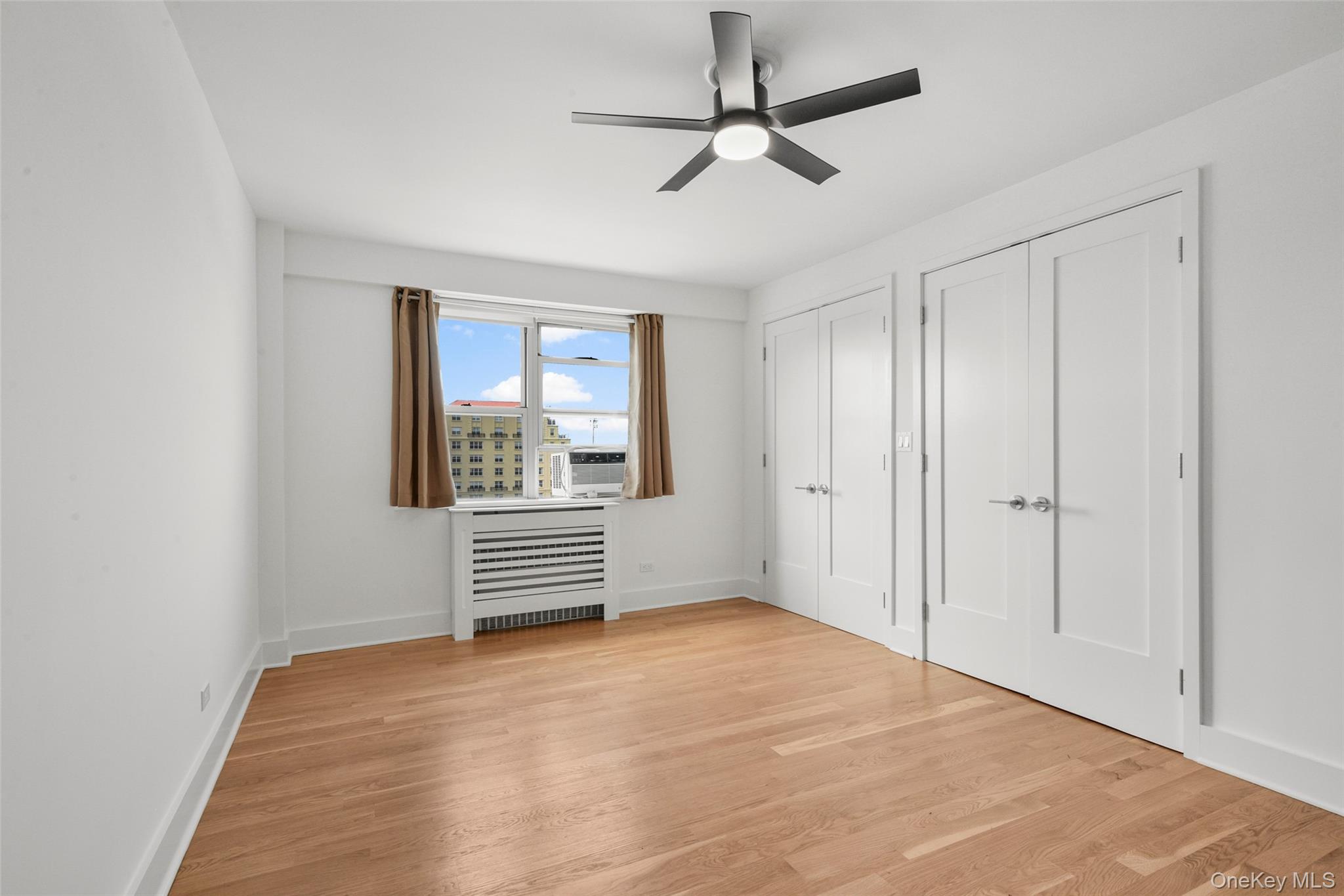 2 Washington Square, Unit 3E photo 12