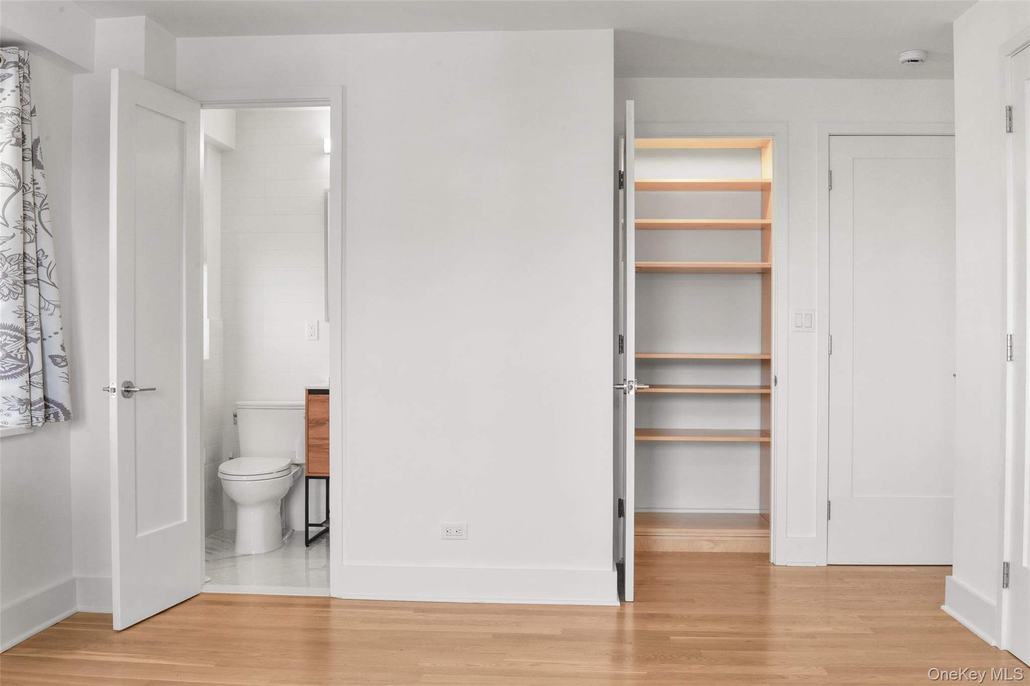 2 Washington Square, Unit 3E photo 17