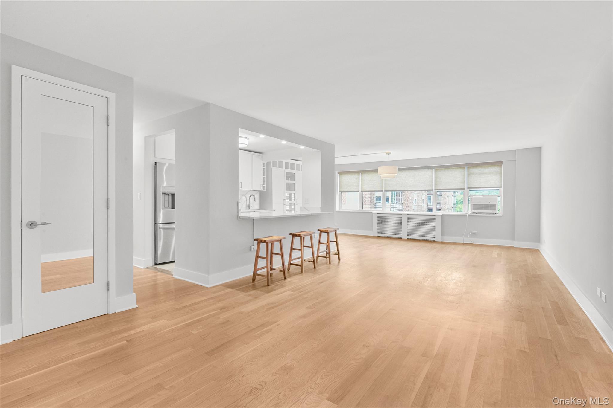 2 Washington Square, Unit 3E photo 4