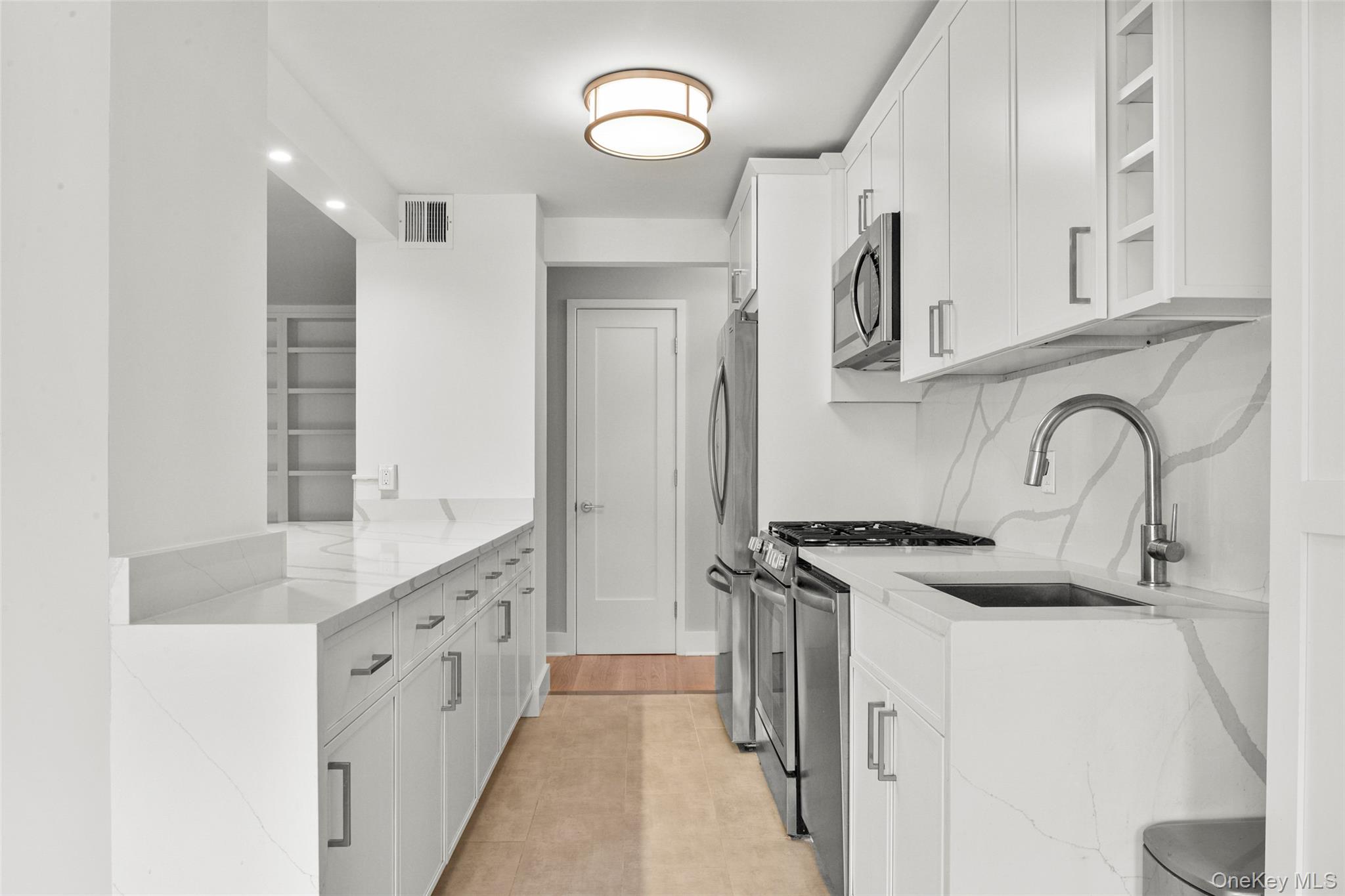 2 Washington Square, Unit 3E photo 9
